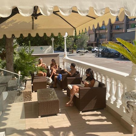 Hotel Caesar Paladium Rimini Exterior foto