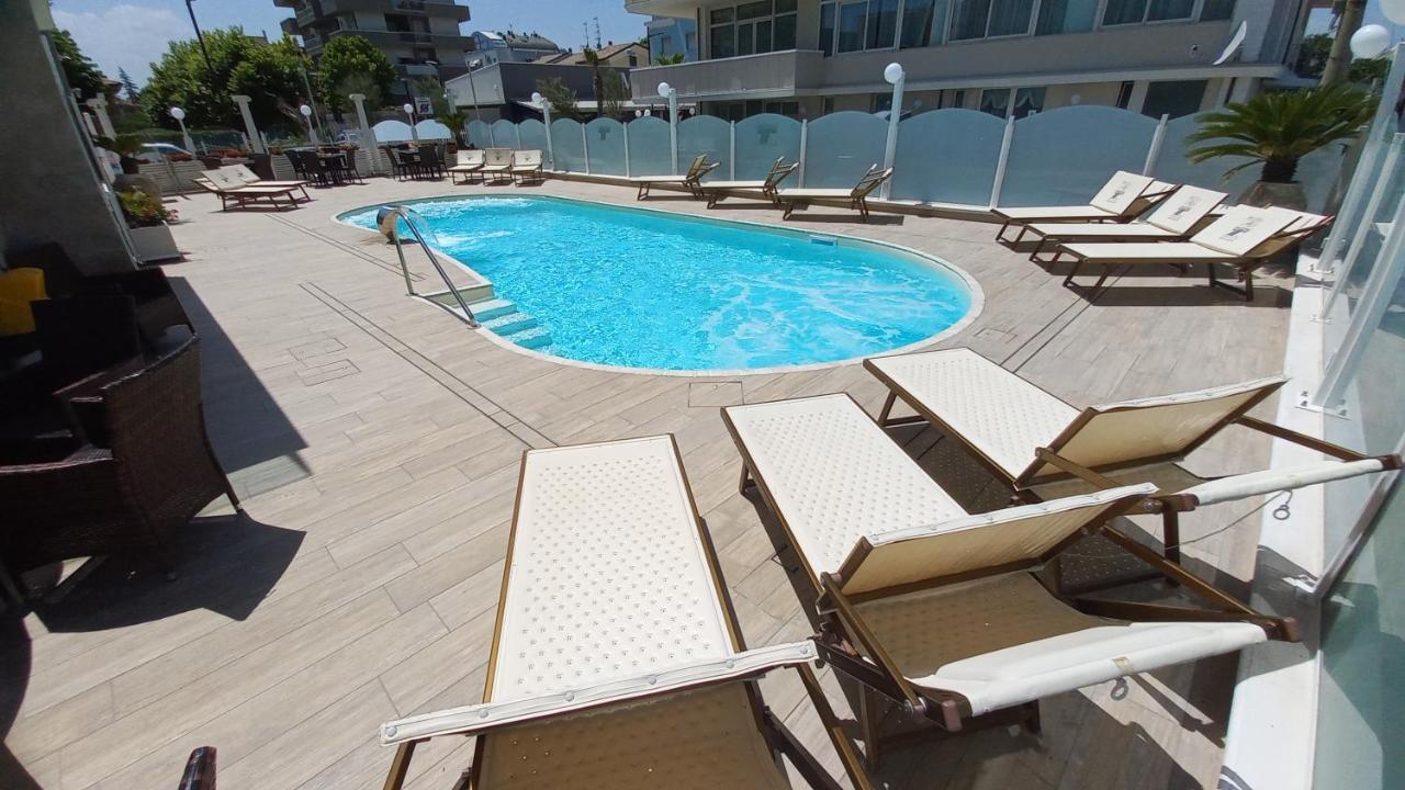 Hotel Caesar Paladium Rimini Exterior foto