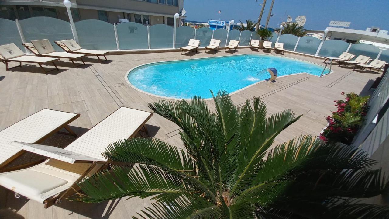 Hotel Caesar Paladium Rimini Exterior foto