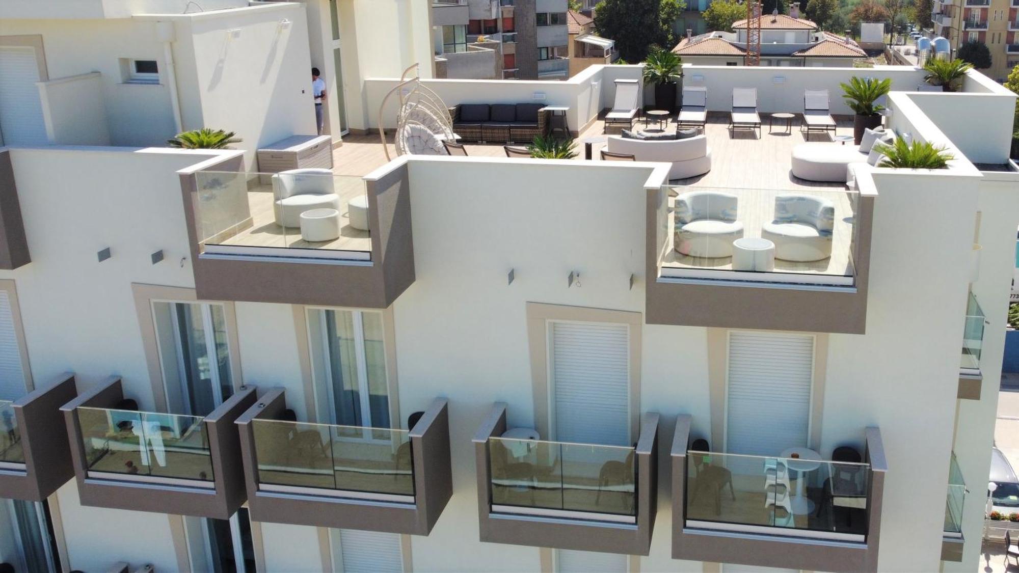 Hotel Caesar Paladium Rimini Exterior foto