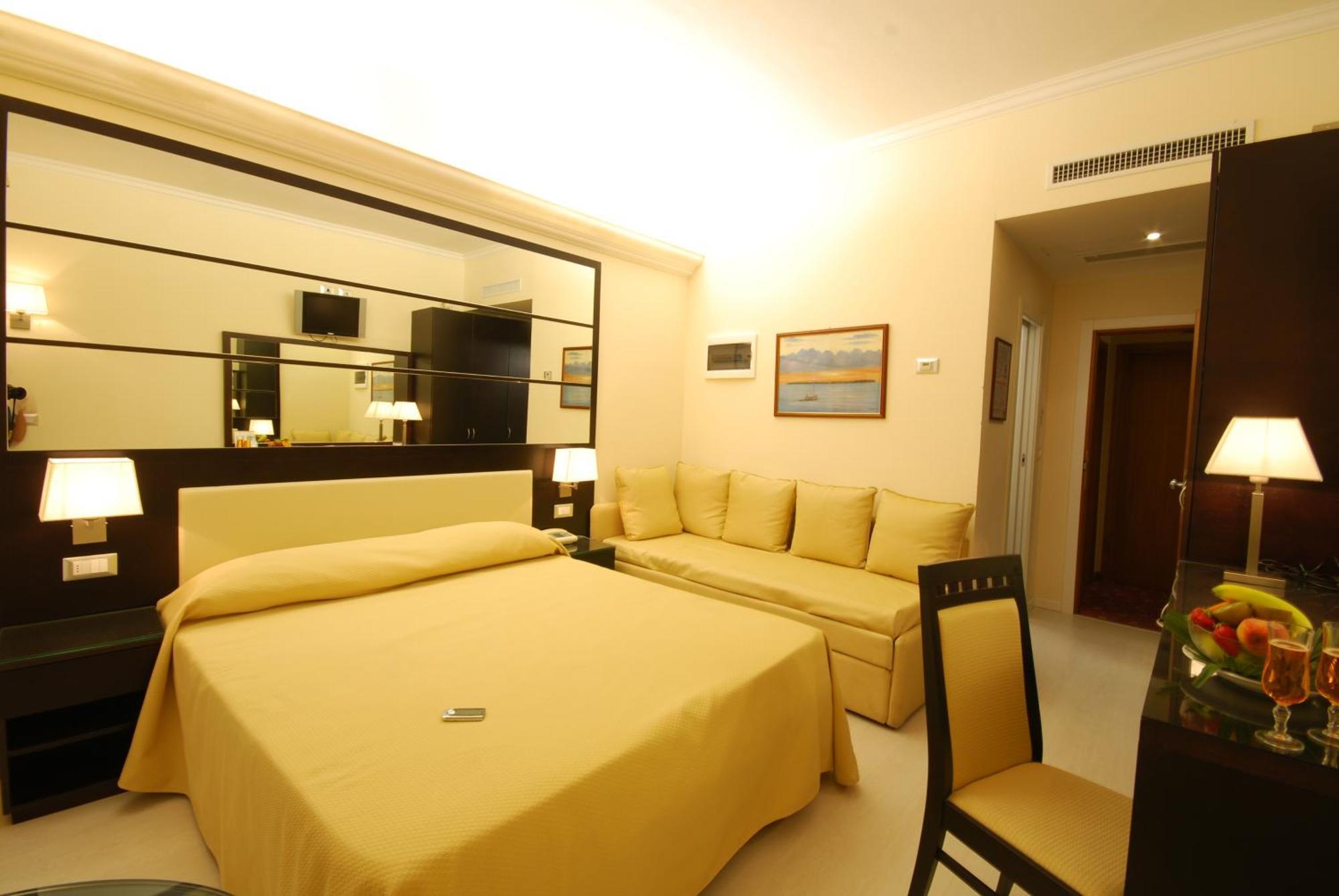Hotel Caesar Paladium Rimini Quarto foto